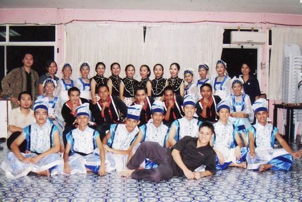 Kumpulan Tarian Pertama - Anak Dalam Tok'wi (2005)